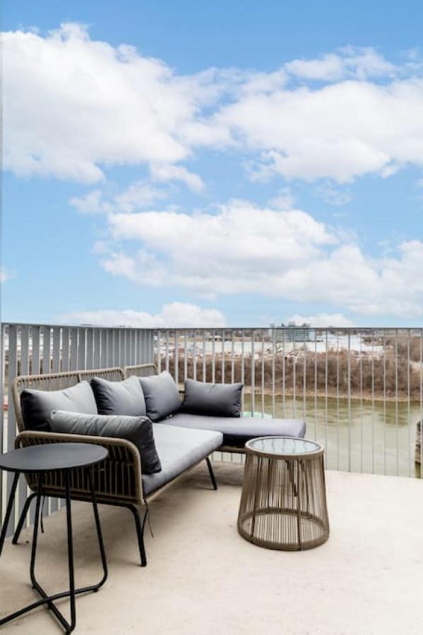 Stunning River View Condo Walk To Downtown Rooftop Patio Nashville Ngoại thất bức ảnh